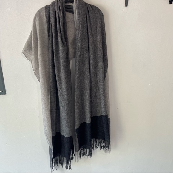 Kit and Ace 100% cashmere oversized fringe shawl blanket scarf 37605 - Picture 4 of 8